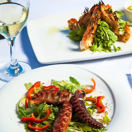 Ξενοδοχείο κύματα 2*